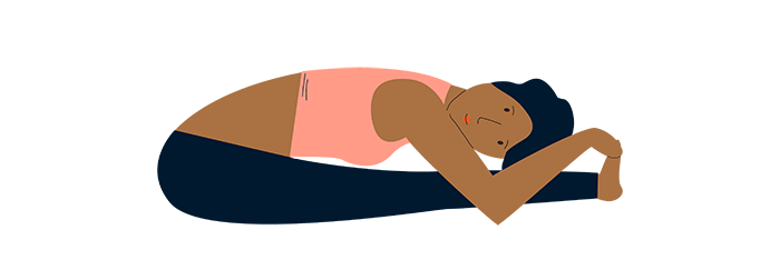 La chenille en yin yoga, une flexion avant assise à adapter à sa mobilité
